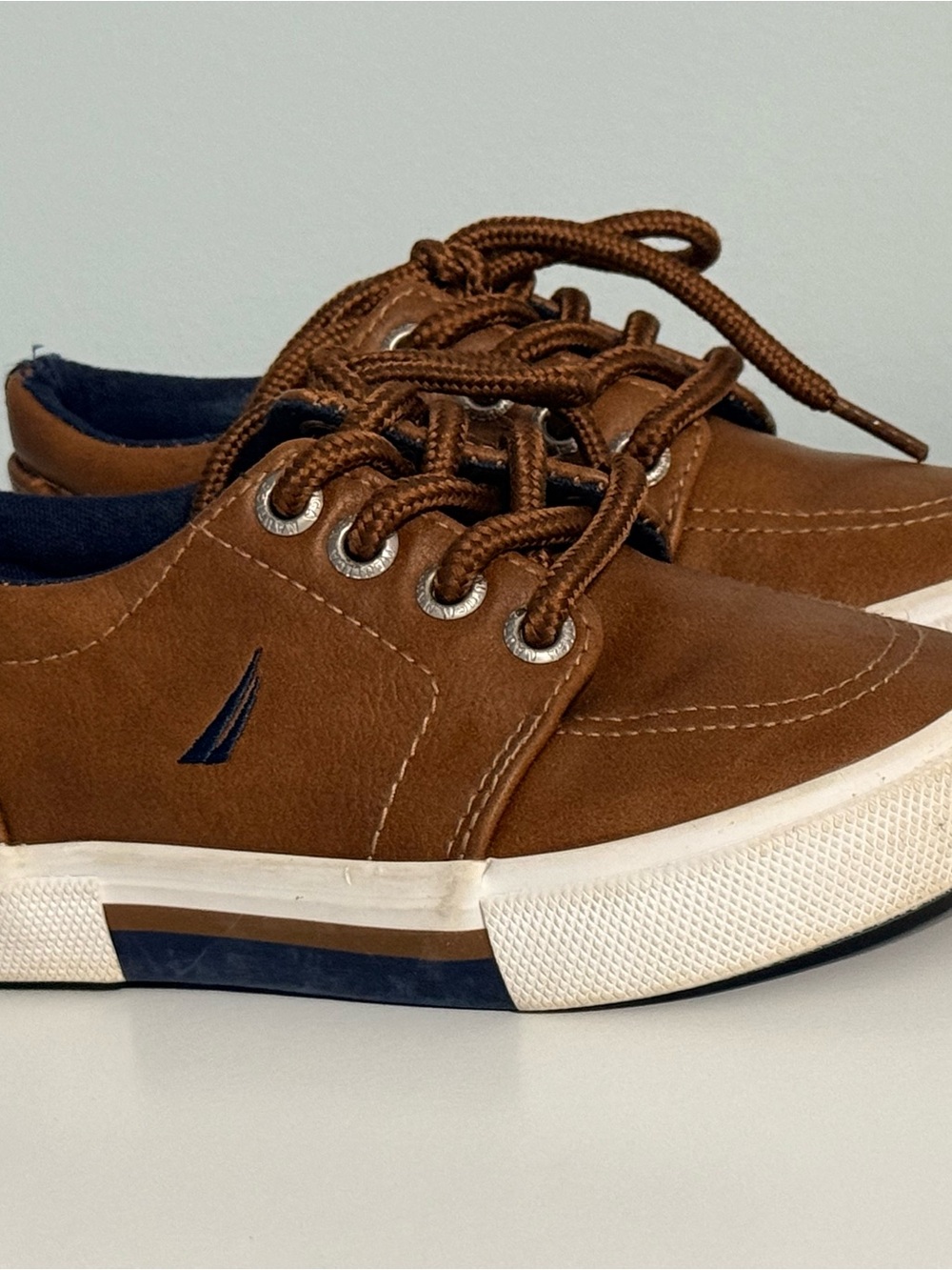 Nautica Boys Brown Sneakers with Navy Trim